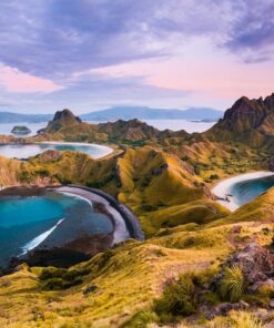 Fototapeta Východ slunce nad ostrovem Komodo