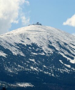 Fototapeta Zasněžený vrchol hory