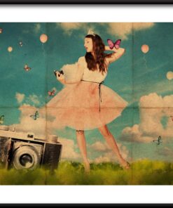 Dívka s plakátem fotoaparátu