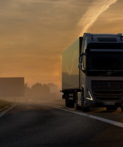 Fototapeta Truck při západu slunce