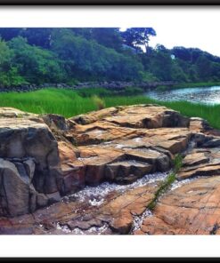 Skály na jezeře plakát