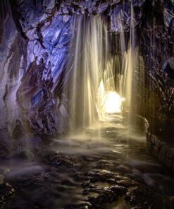 Fototapeta Světlo v jeskyni