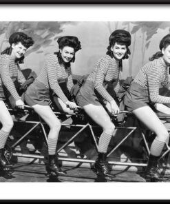 Čtyři ženské cyklistky plakát