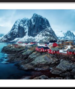 Plakát na úpatí hory