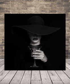 Žena a černý obrázek